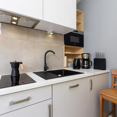 Solna Apartment With Parking Cracow By Noclegi Renters-2